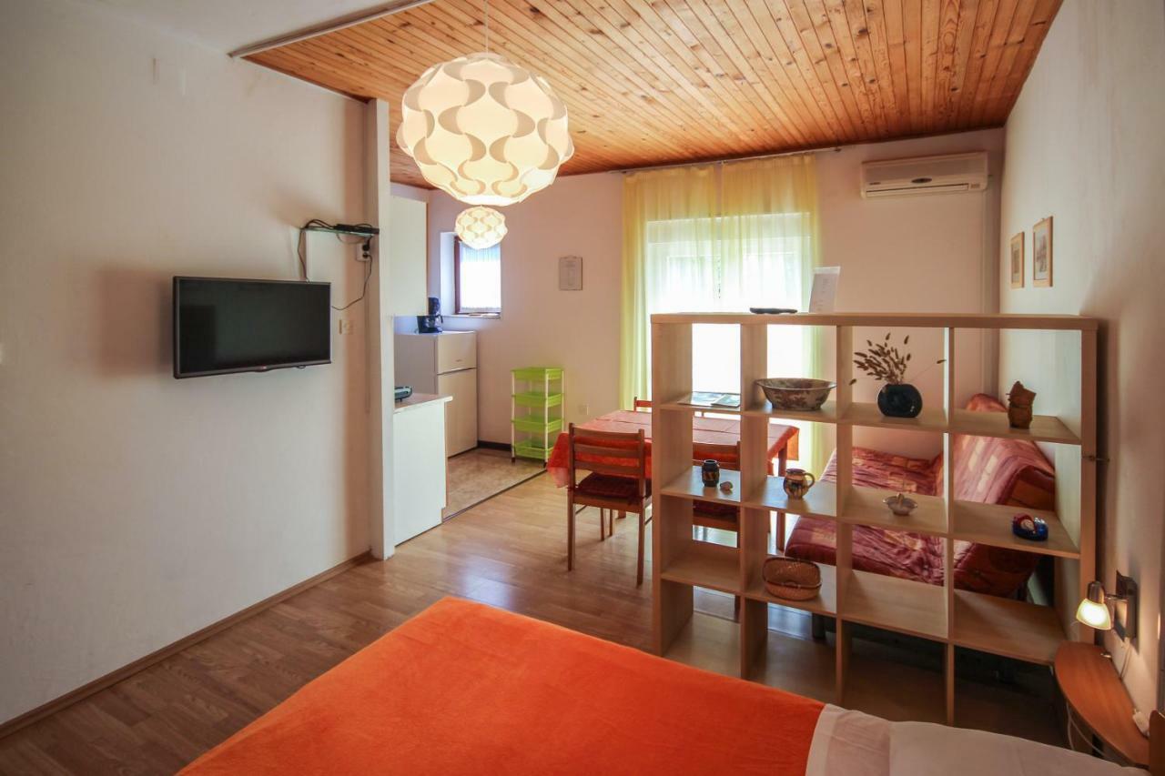 Cukon Holiday Home Medulin Exteriör bild